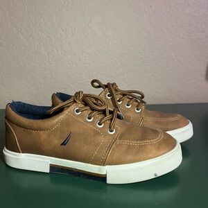 Nautica Brown and Navy Low-Top Boat Sneakers